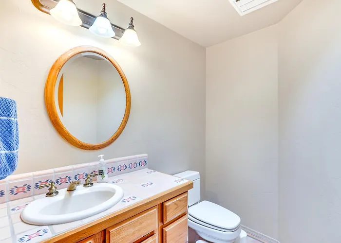 Beautiful Oasis W/ Pool, Views & Privacy!