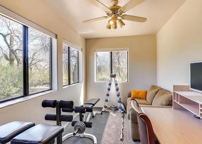 Beautiful Oasis W/ Pool, Views & Privacy!