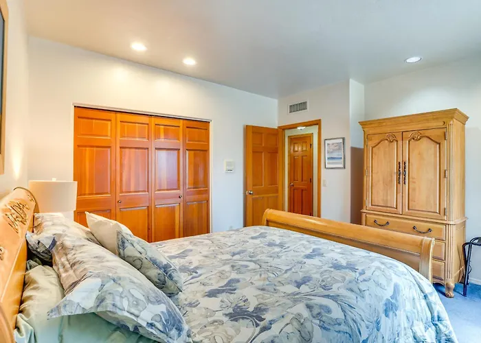 Beautiful Oasis W/ Pool, Views & Privacy! Tucson