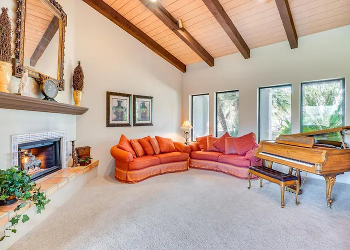 Beautiful Oasis W/ Pool, Views & Privacy! Tucson